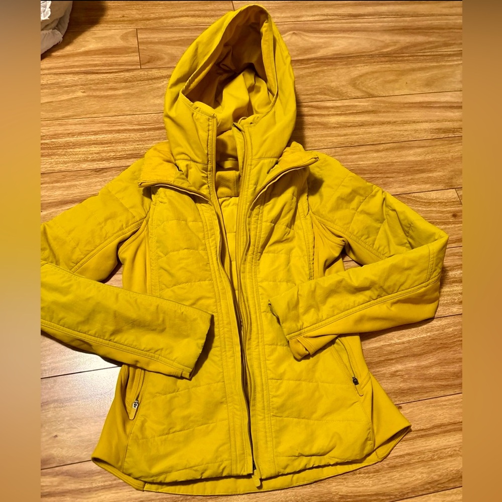 Lululemon Another Mile Jacket Size 4